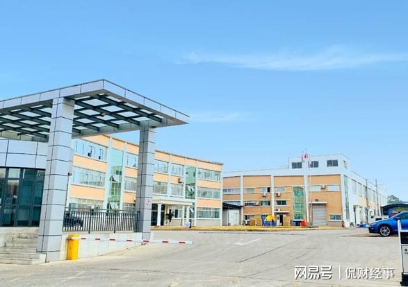 显示器件销售 半导体显示器件与偏光片、功能性器件、信号连接器的协同发展